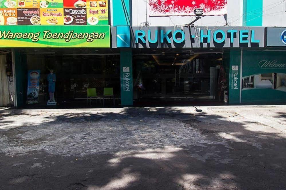 Oyo 277 Rukotel Near Rsu Adi Husada Undaan Kota Surabaya Exteriör bild