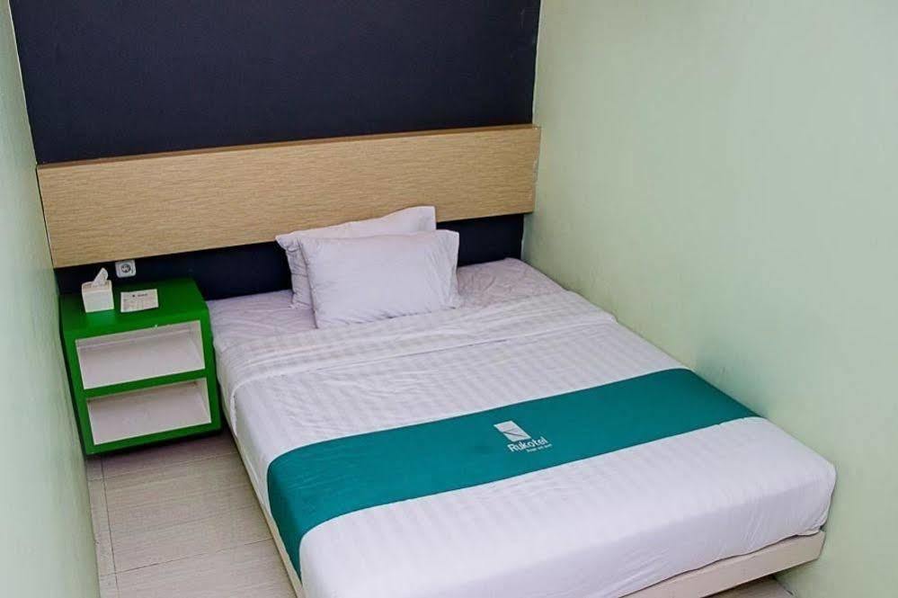 Oyo 277 Rukotel Near Rsu Adi Husada Undaan Kota Surabaya Exteriör bild