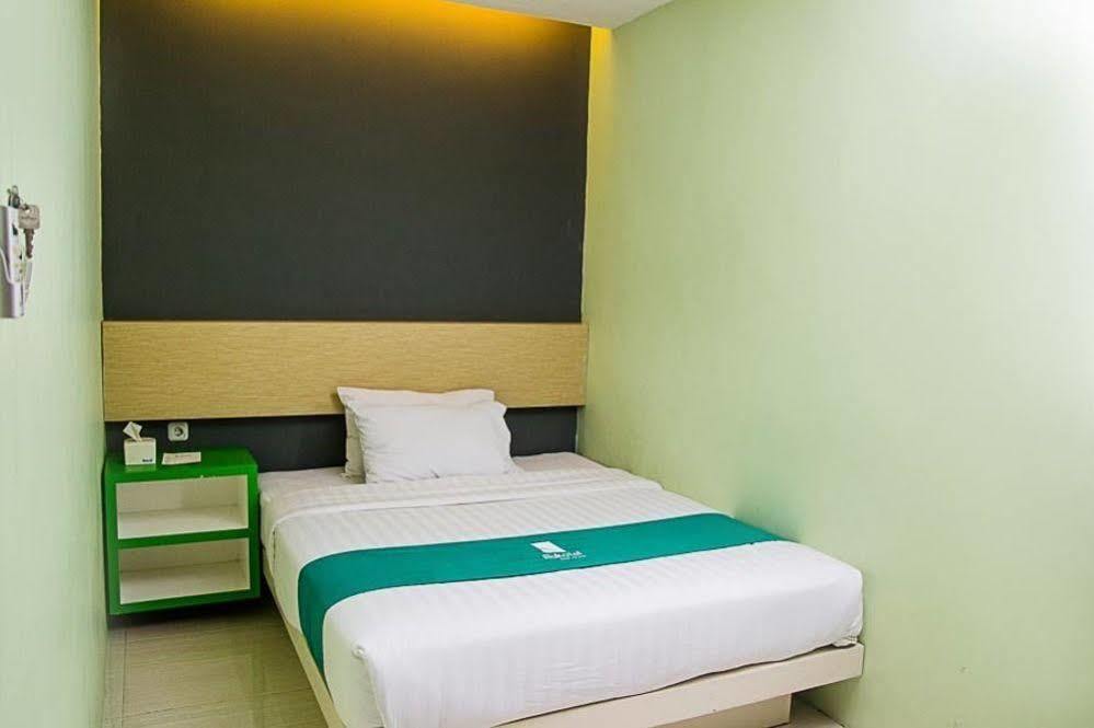 Oyo 277 Rukotel Near Rsu Adi Husada Undaan Kota Surabaya Exteriör bild