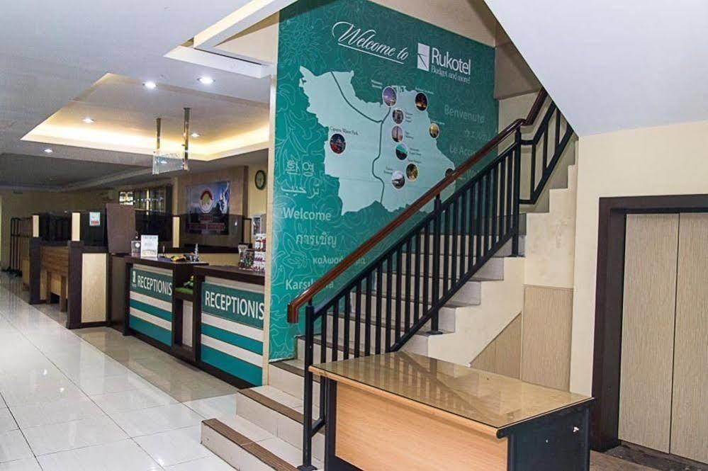 Oyo 277 Rukotel Near Rsu Adi Husada Undaan Kota Surabaya Exteriör bild