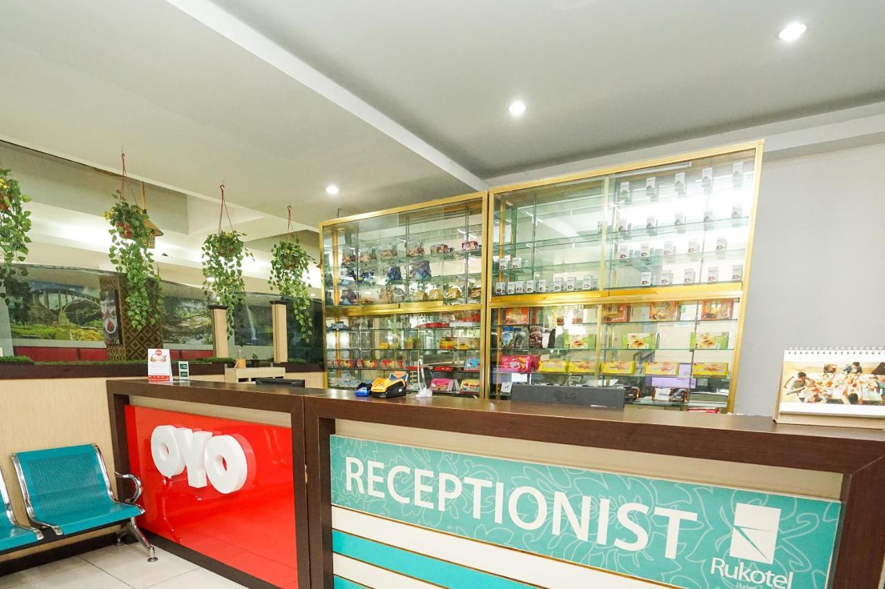 Oyo 277 Rukotel Near Rsu Adi Husada Undaan Kota Surabaya Exteriör bild